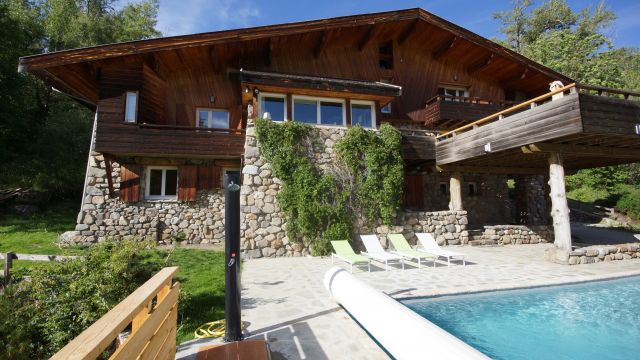 LE GRAND CHALET 420 M2 - PISCINE D'ETE SAUNA BILLARD