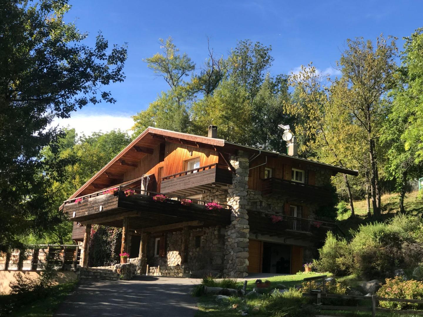 LE GRAND CHALET 420 M2 - PISCINE D'ETE SAUNA BILLARD