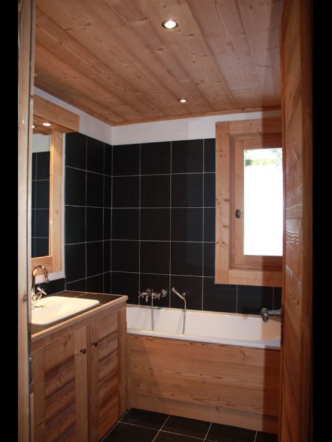 Chalet les Aulnes             *ski et centre village: 350 m*