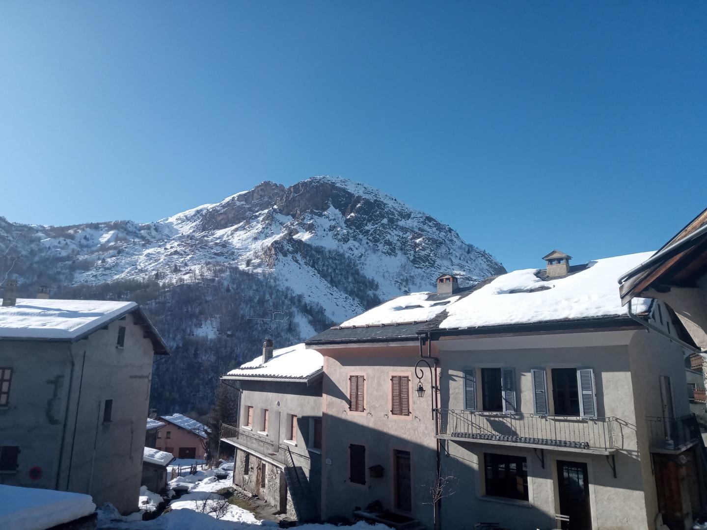 CHALET MOUSTACHE