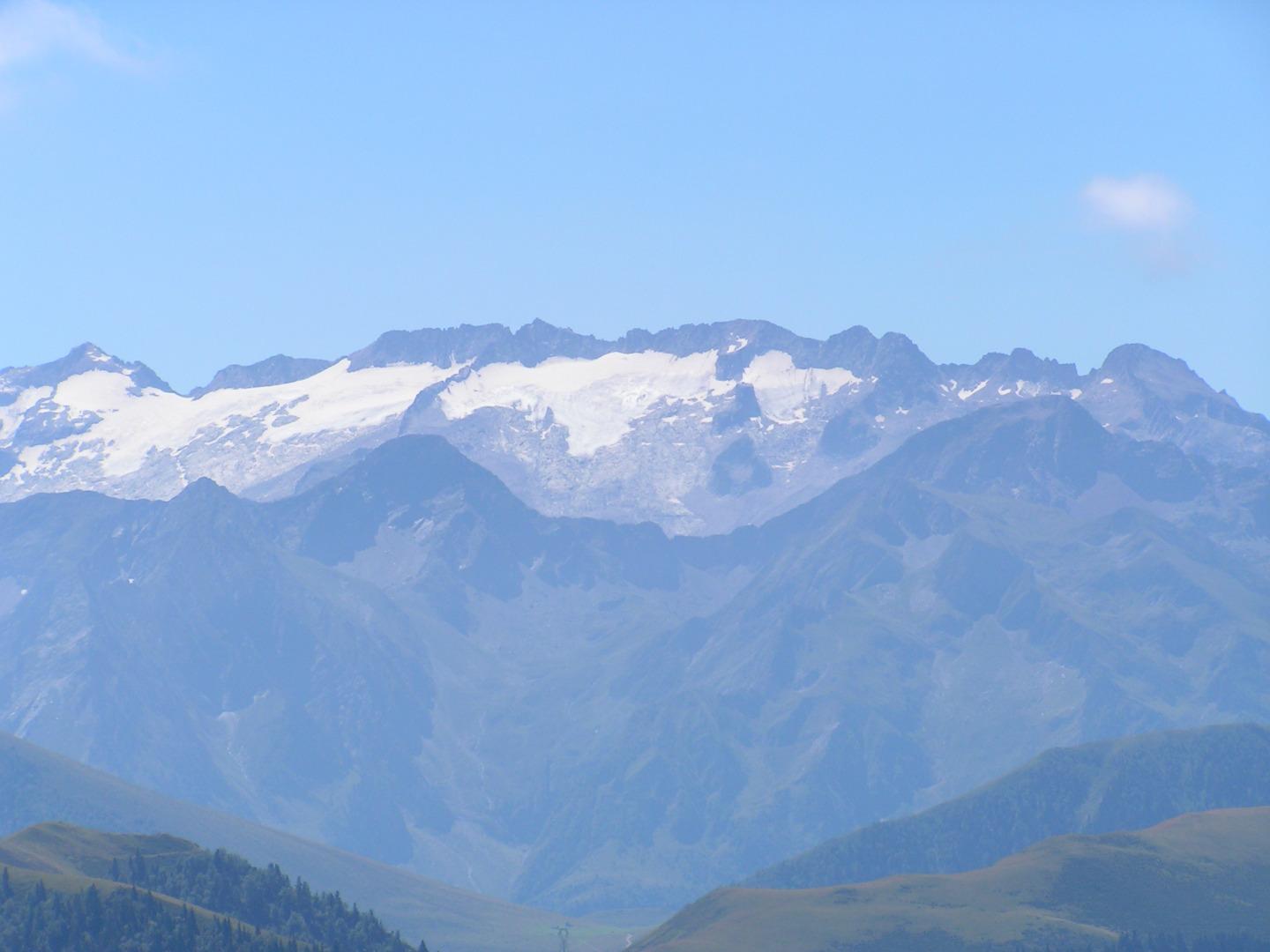 Le massif de la Maladeta avec l'Aneto vu du Plan de Monmajou