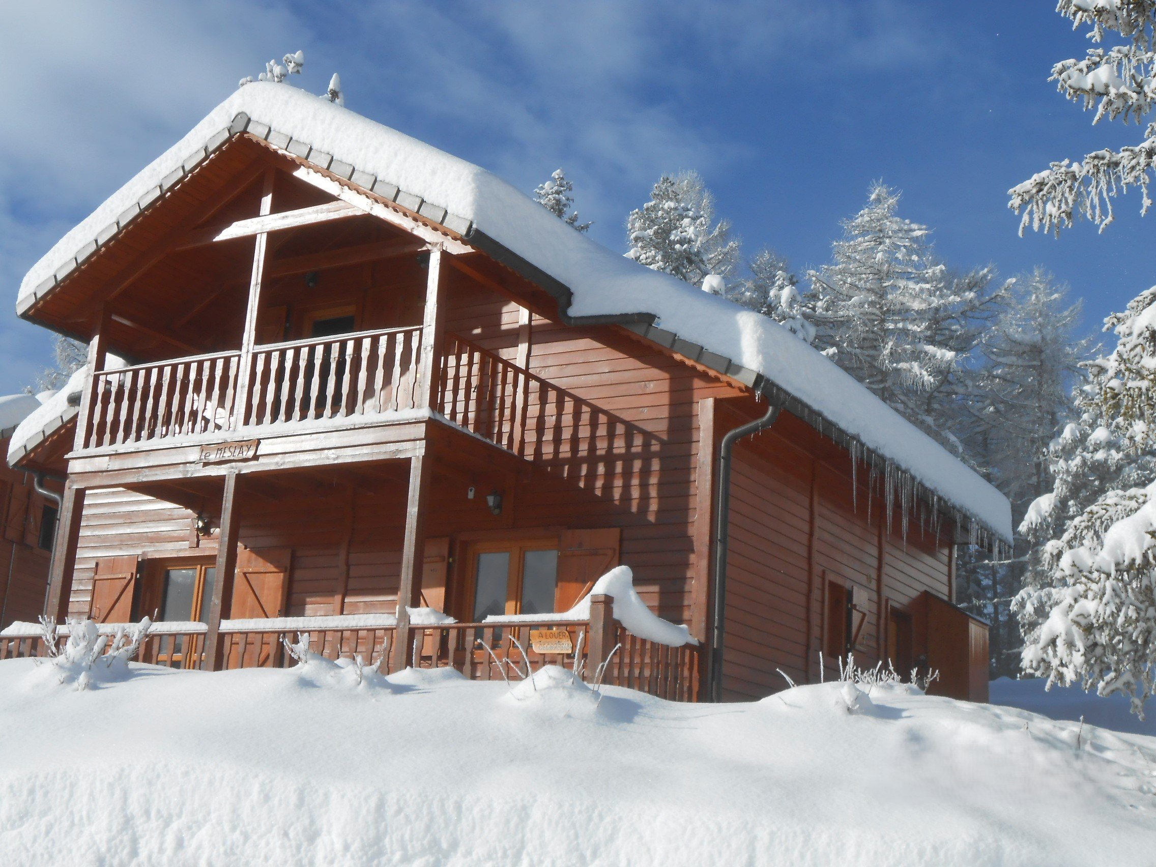 CHALET LUXE LE MESLAY  SAUNA/WIFI/NETFLIX- RECOMMANDE par anciens locataires- PROCHE CENTRE BIEN ETRE O'DYCEA