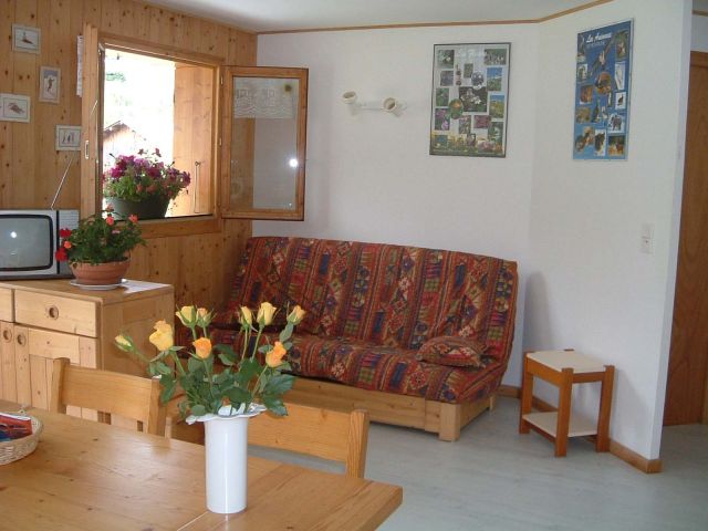 SEVESSAND  NICOLE  GUY