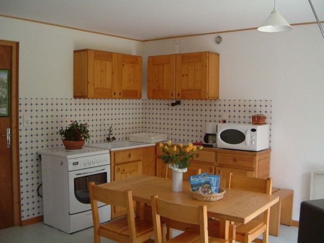 SEVESSAND  NICOLE  GUY