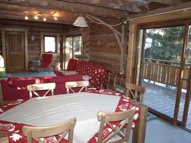 chalet LES SORBIERS, en rondins haut de gamme classé 4 étoiles.                             
