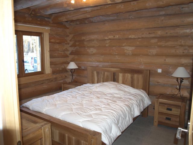 chalet LES SORBIERS, en rondins haut de gamme classé 4 étoiles.                             