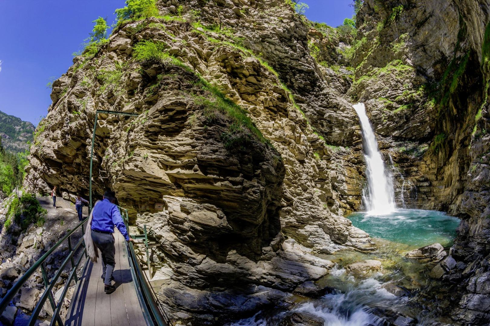    au 17/9=180€/semaine -  NOUVEL AN dimanche 31/12 au samedi 6/1 : 600€  -  T.2/31M2 ( CHAMBRE 3 LITS ) belle VUE