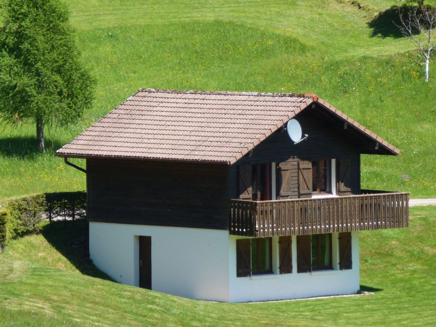 CHALET Le Paiquis labellisé "Famille plus" Idéal enfants, sur une route privée 