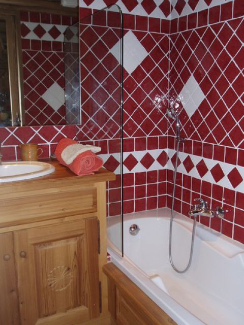 COMBLOUX Cosy rez jardin dans chalet individuel-face Mt-Blanc, 2 pas du village  