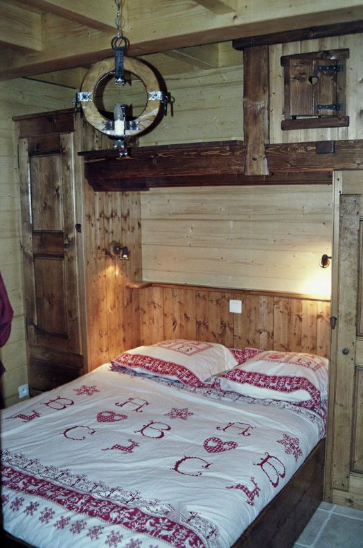 chambre avec lit en 140 au rez de chaussée
