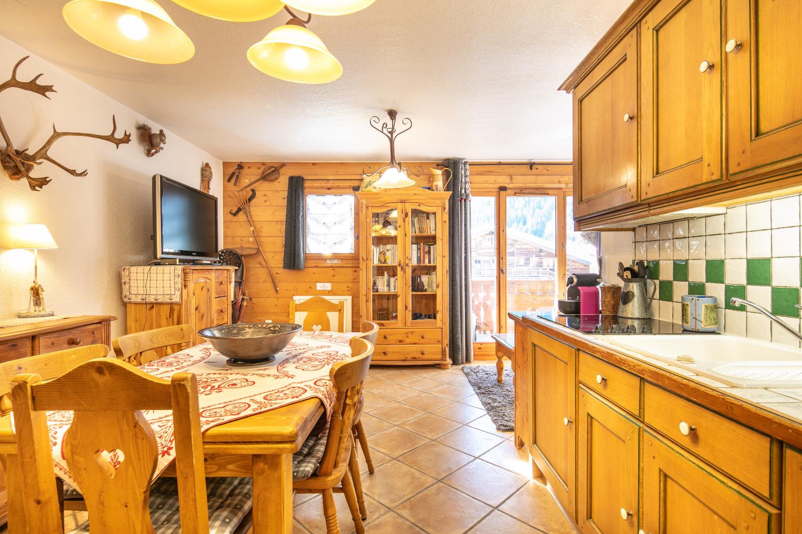 Les Préséloignés à la Ferme de pralognan, face jardin des neiges, retour skis aux pieds, vacances sans voiture.