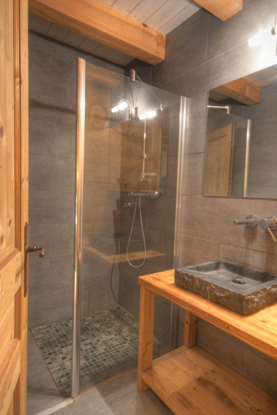 Chalet d'exception au pied des pistes, plus de 300m2, 8 chambres 8 sdb