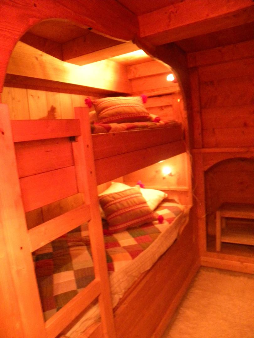 90m2, 10 personnes, 3 SDB, 2 WC, Wifi Privé Gratuit, Aux pieds des pistes