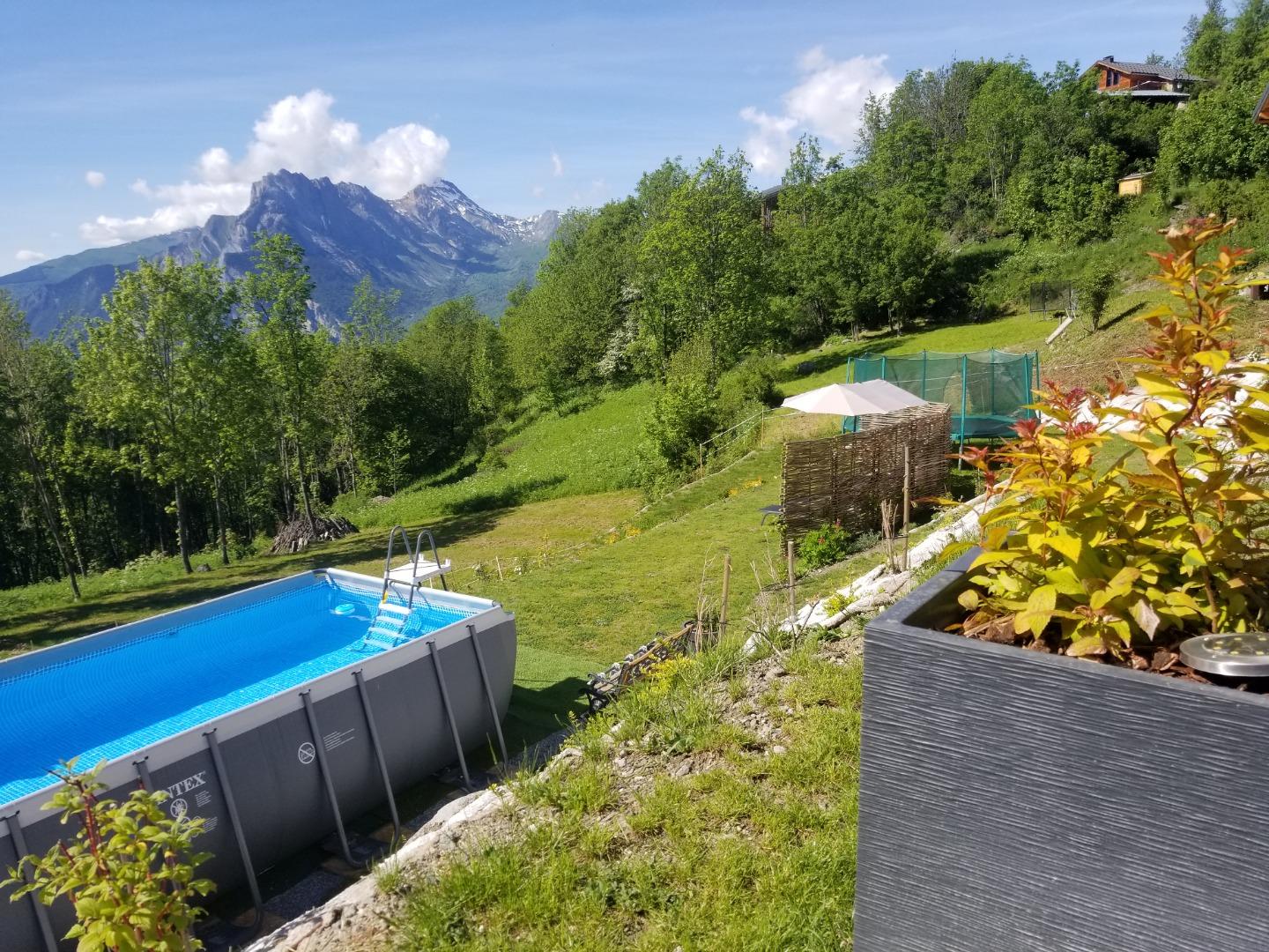 CHALET LE PUISOT LUXUEUX AVEC SAUNA PISCINE AVEC VUE IMPRENABLE SUR LES MONTAGNES