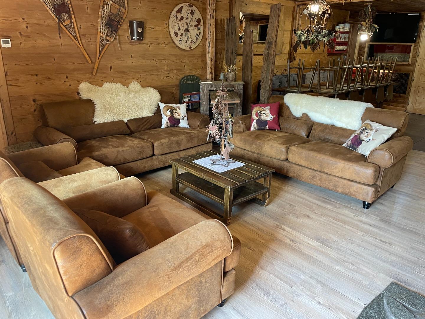 MOUNTAIN LODGE (de 8 à 10 personnes) CHALET MONTAGNE DE LUXE