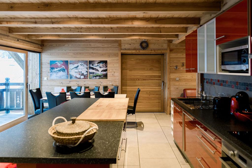 L'everest, chalet ****, à 200 m des remontées mécaniques et de tous les commerces, séjour sans voiture