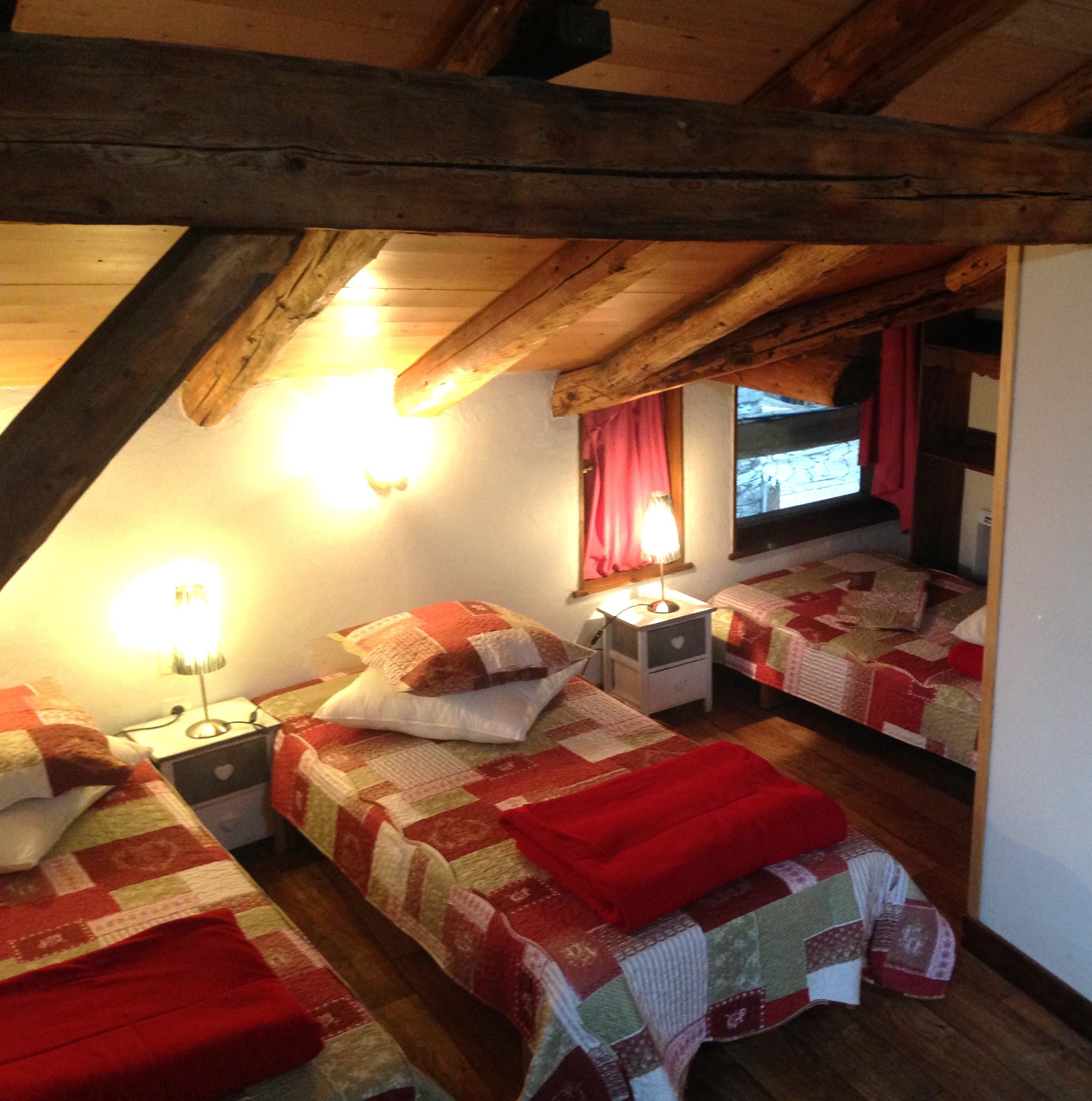 CHALET MEIRINGEN appartement 10 personnes 4 chambres