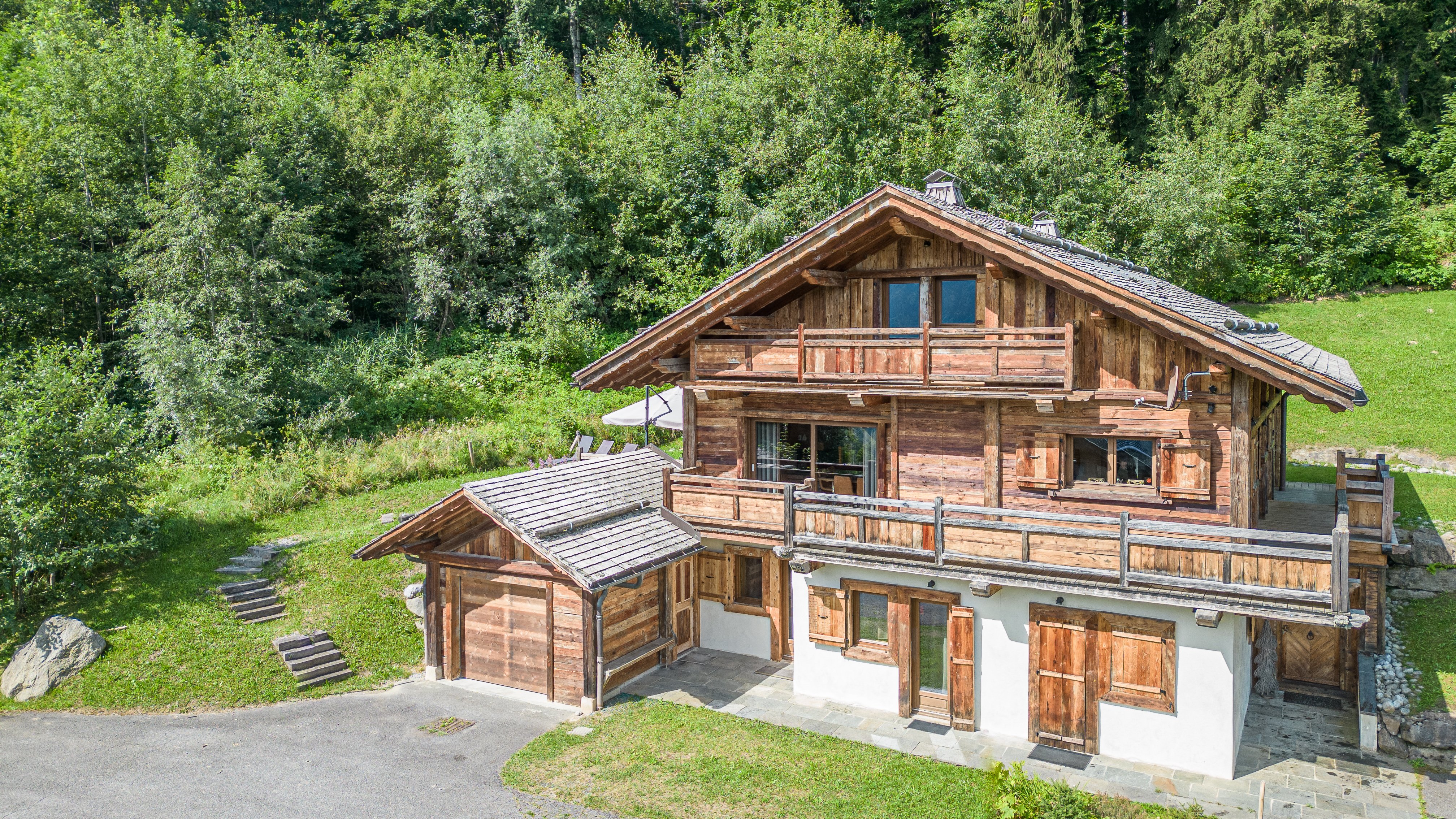 Chalet Cocoon, demeure de luxe en vieux bois avec espace wellness