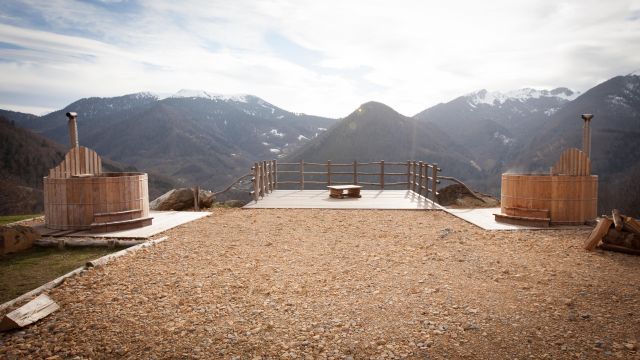 Bain scandinave pour un instant de détente dans une eau chauffée à 40-42° et solarium