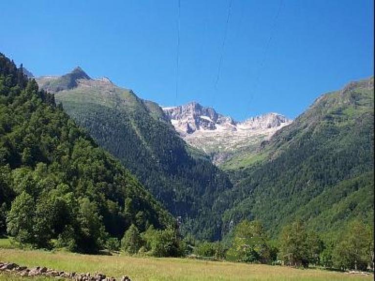 la vallée du Lys et le cirque des Crabioulles, 
les lacs vert, bleu, charles, celinda
a 10 minutes de LUCHON