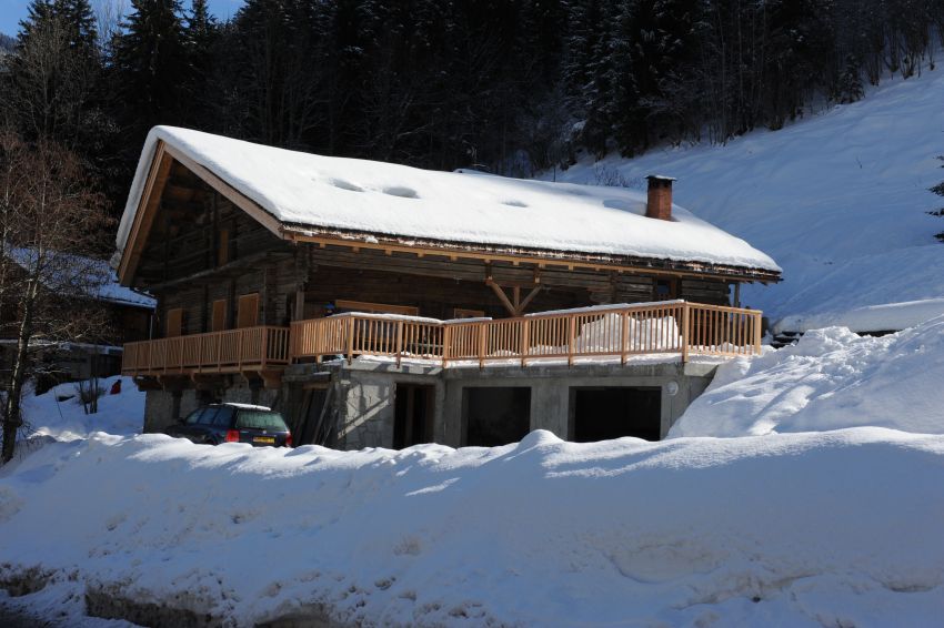Le Perrey 1 - Design avec vue sur montagne et village. Terrasse Sud avec piscine, pistes ski aux pieds