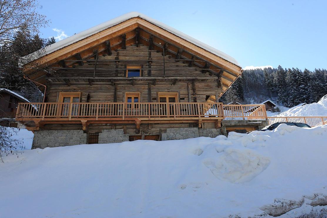 Le Perrey 1 - Design avec vue sur montagne et village. Terrasse Sud avec piscine, pistes ski aux pieds