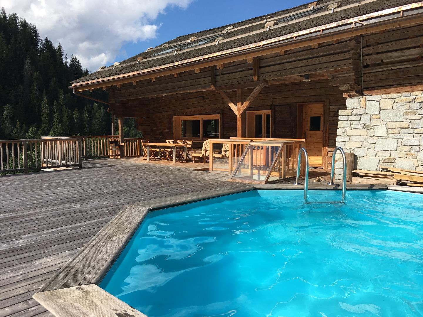 Le Perrey 1 - Design avec vue sur montagne et village. Terrasse Sud avec piscine, pistes ski aux pieds