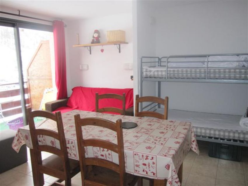 Charmant appartement face aux montagnes