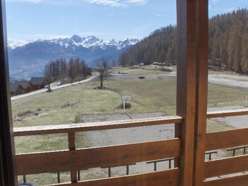 Charmant appartement face aux montagnes