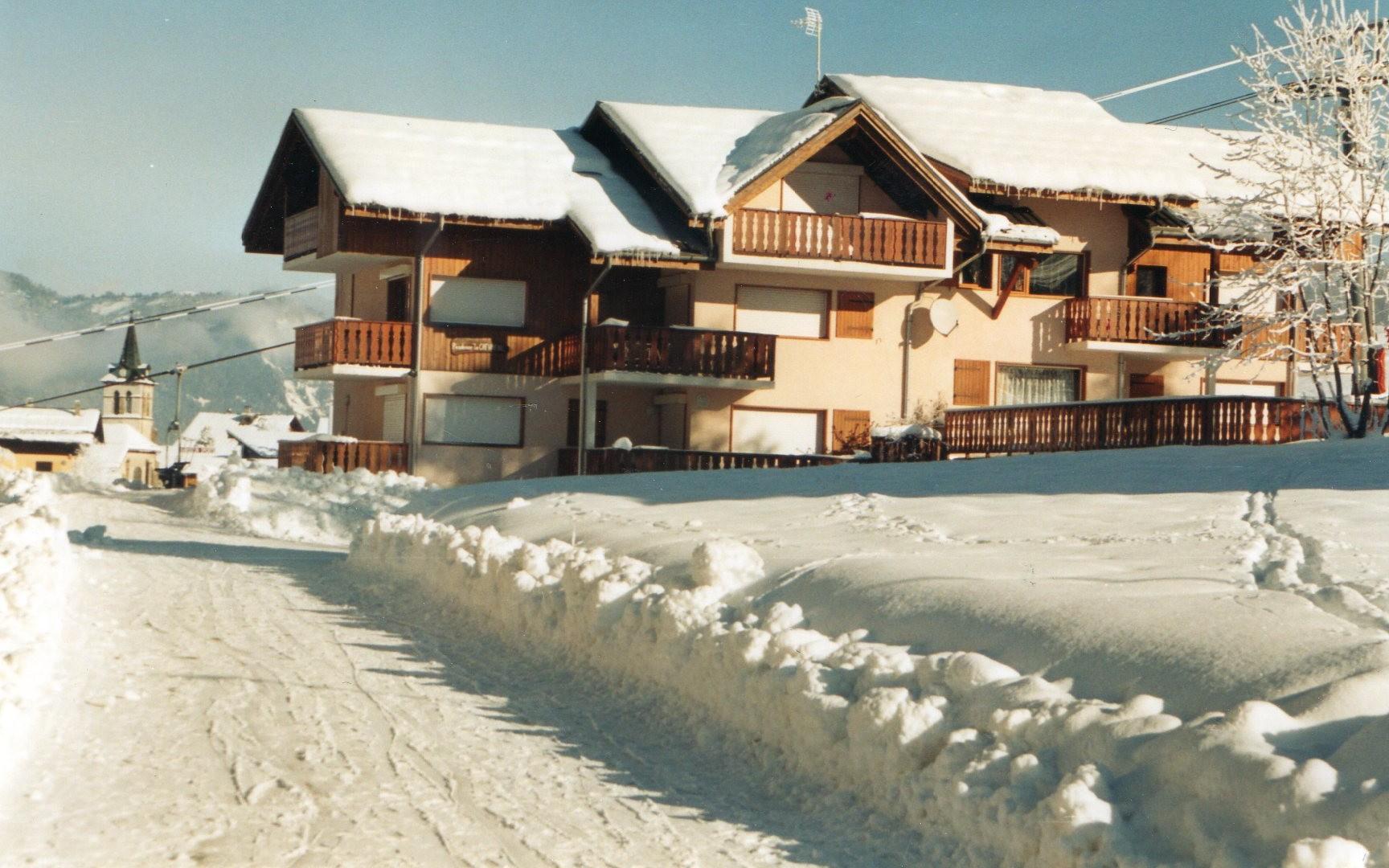 Résidence Le Chevreuil, sur les pistes et au coeur du village.
