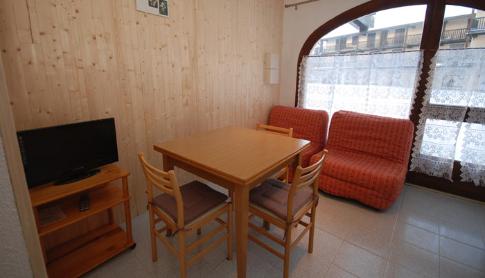 4 PERSONNES : CHA 12