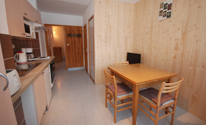 4 PERSONNES : CHA 12