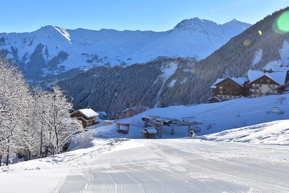 Chalet L'étoile Filante face aux pistes, chalet de standing 15 personnes 6 chambres, 5 sdb, sauna