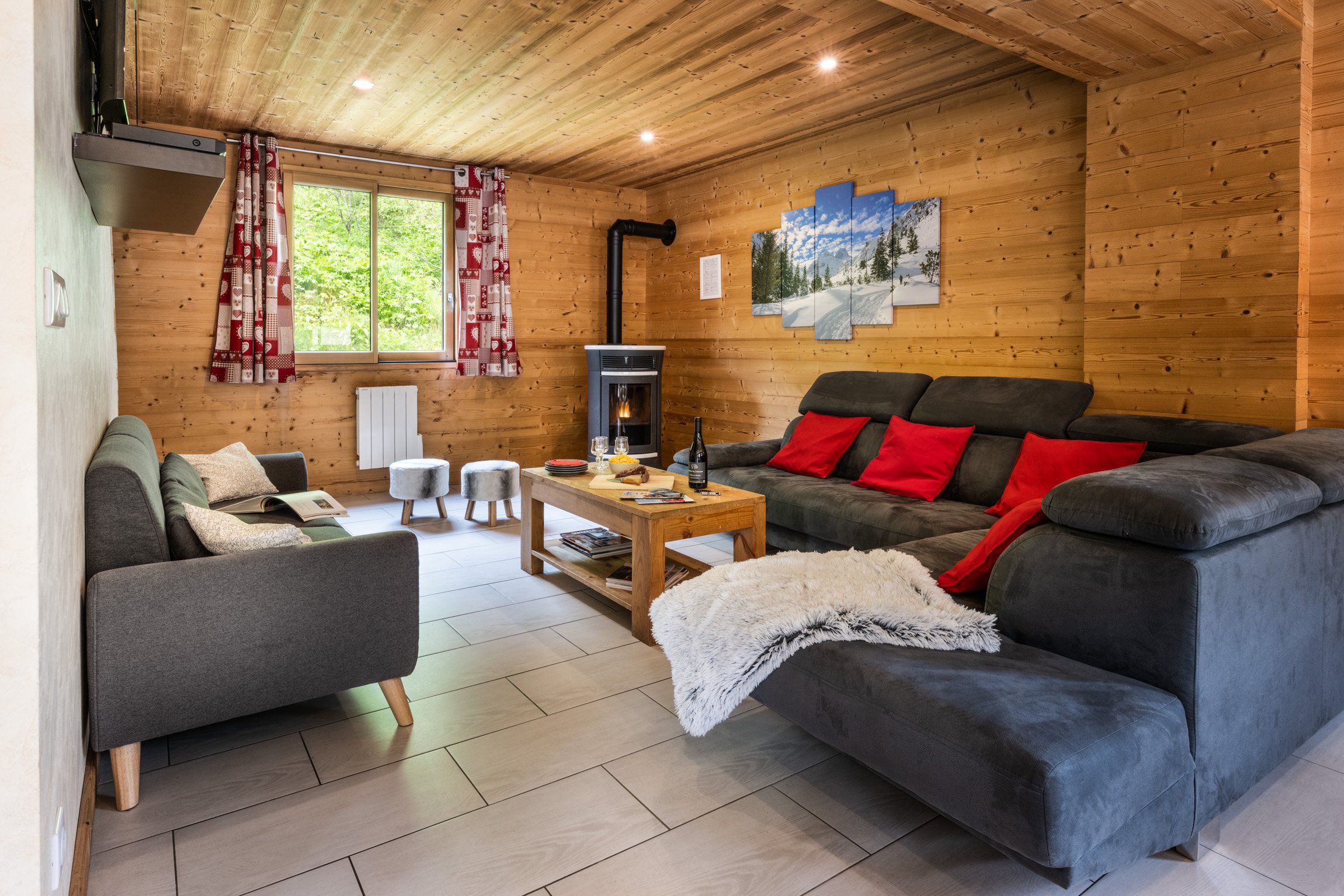 Chalets Lacuzon- au pied des pistes des 3 Vallées avec sauna et jacuzzi