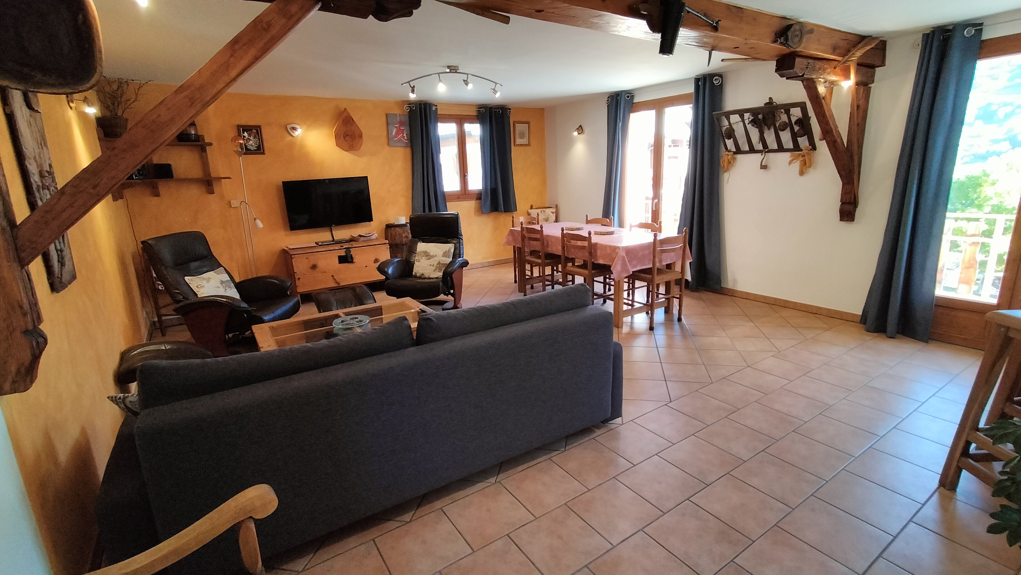 CHEZ BESSON