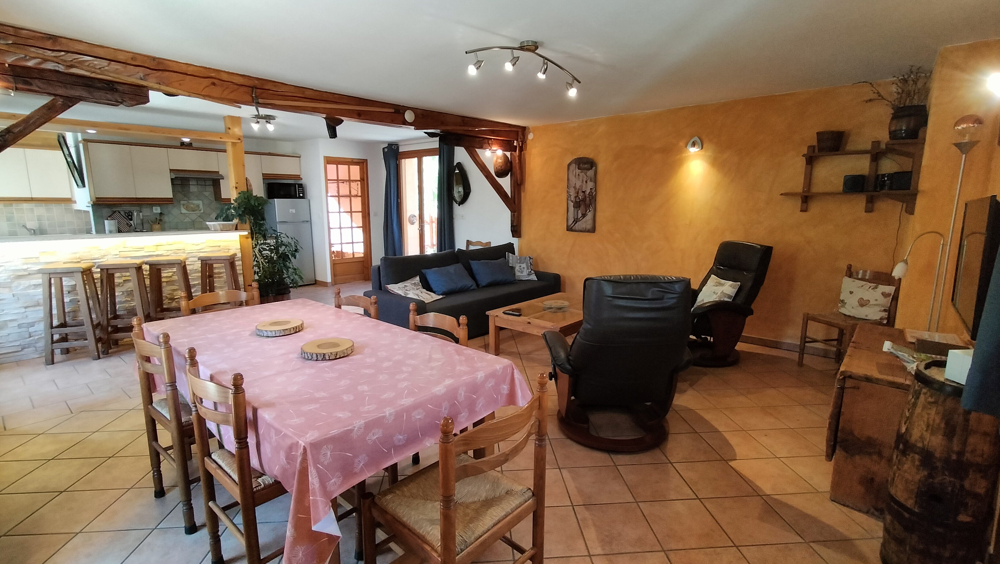 CHEZ BESSON