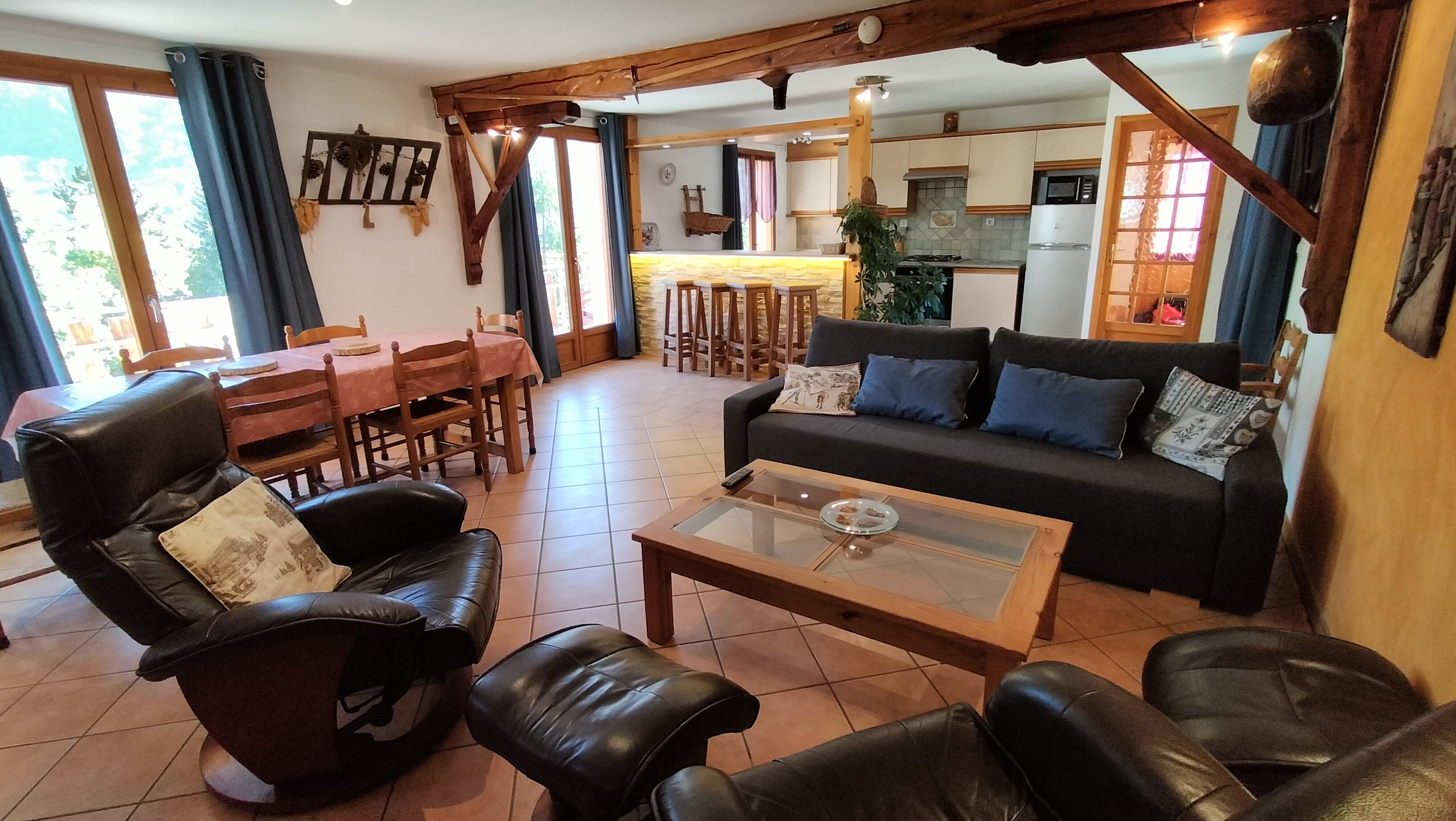 CHEZ BESSON