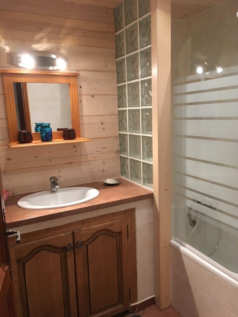 Loumurgis 10 personnes 6 personnes au 1er et 4personnes au rez-de-chaussée du même chalet 