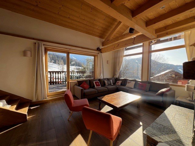 BARBE DE BOUC directement sur pistes ! Vue spectaculaire, sauna, ski room, décoration soignée.