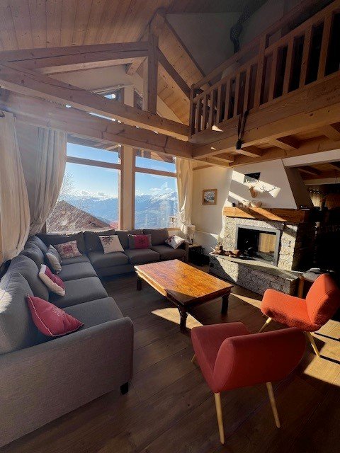 BARBE DE BOUC directement sur pistes ! Vue spectaculaire, sauna, ski room, décoration soignée.