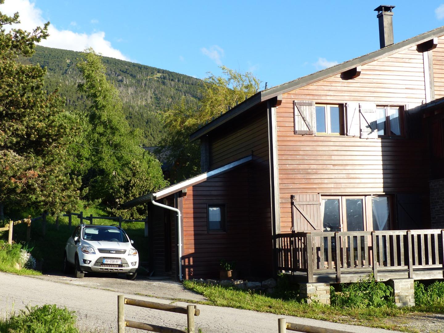  Jolie chalet  EYNE STATION avec jardin
