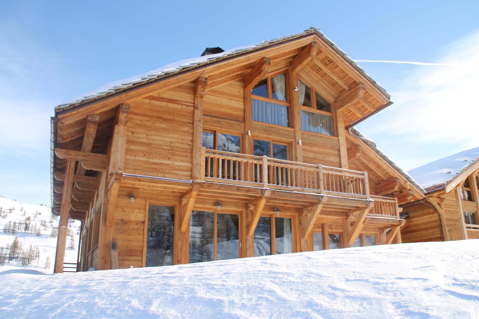 CHALET DE CARACTERE, PIEDS DES PISTES,  8 PERS MAX