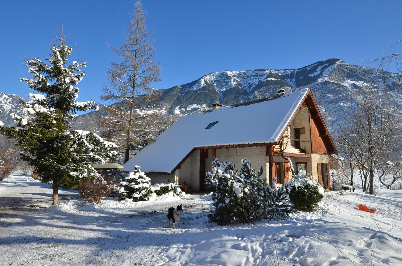 Notre maison face au gîte.