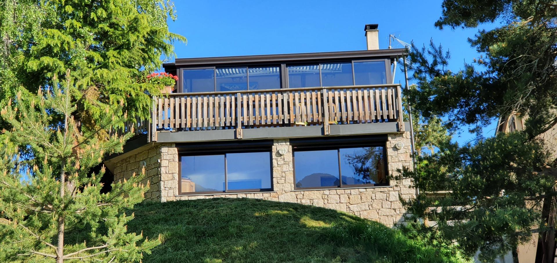 Chalet fougère  a 20 mètres des pistes    8 couchages