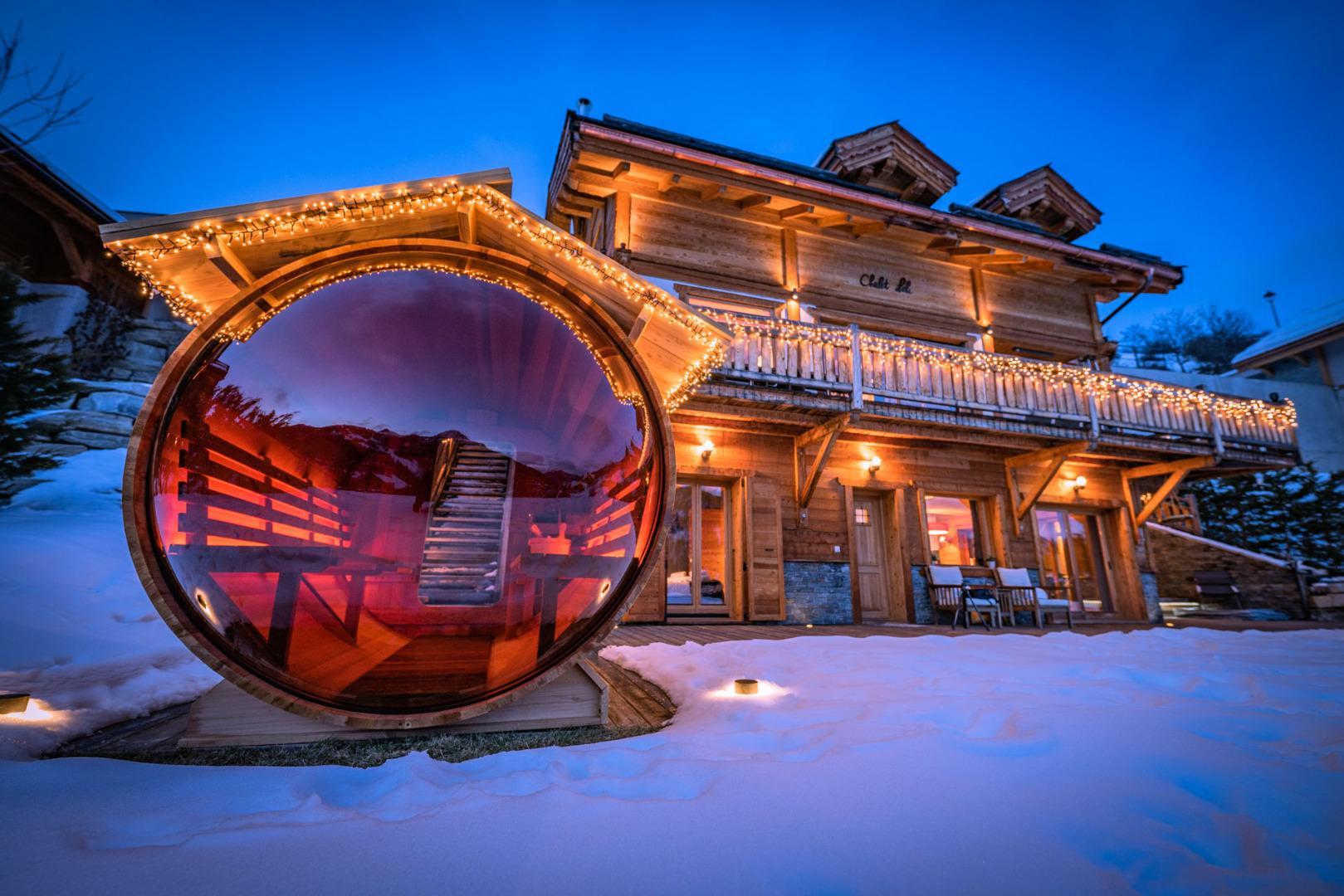 Chalet individuel  charme et prestige , terrasse 100 m2 avec jaccuzi et sauna extérieur