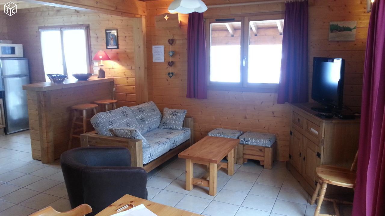 CHALET tout bois pour famille, indépendant, tarif tout compris