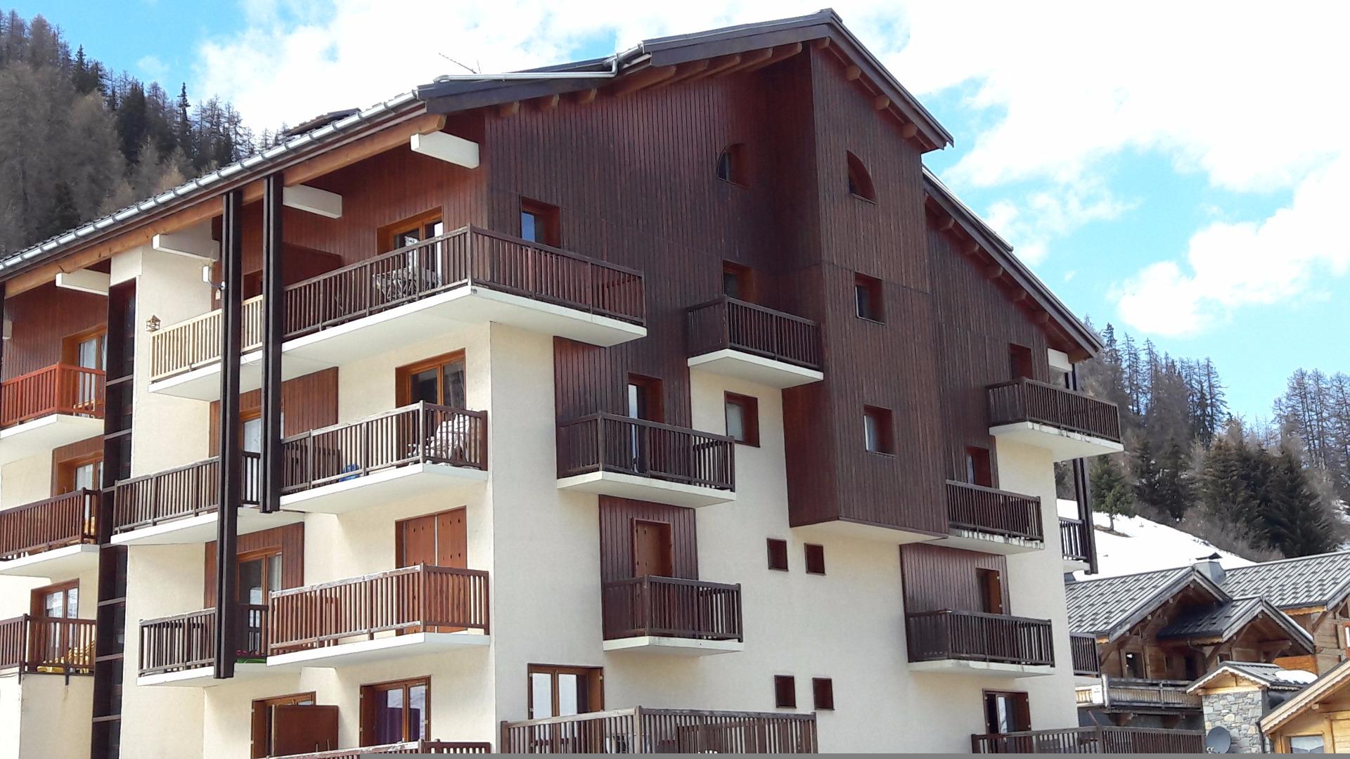 La Plagne pied des pistes 6 pers., 3 chbres, 2 bains - location dim au dim - draps ménage inclus