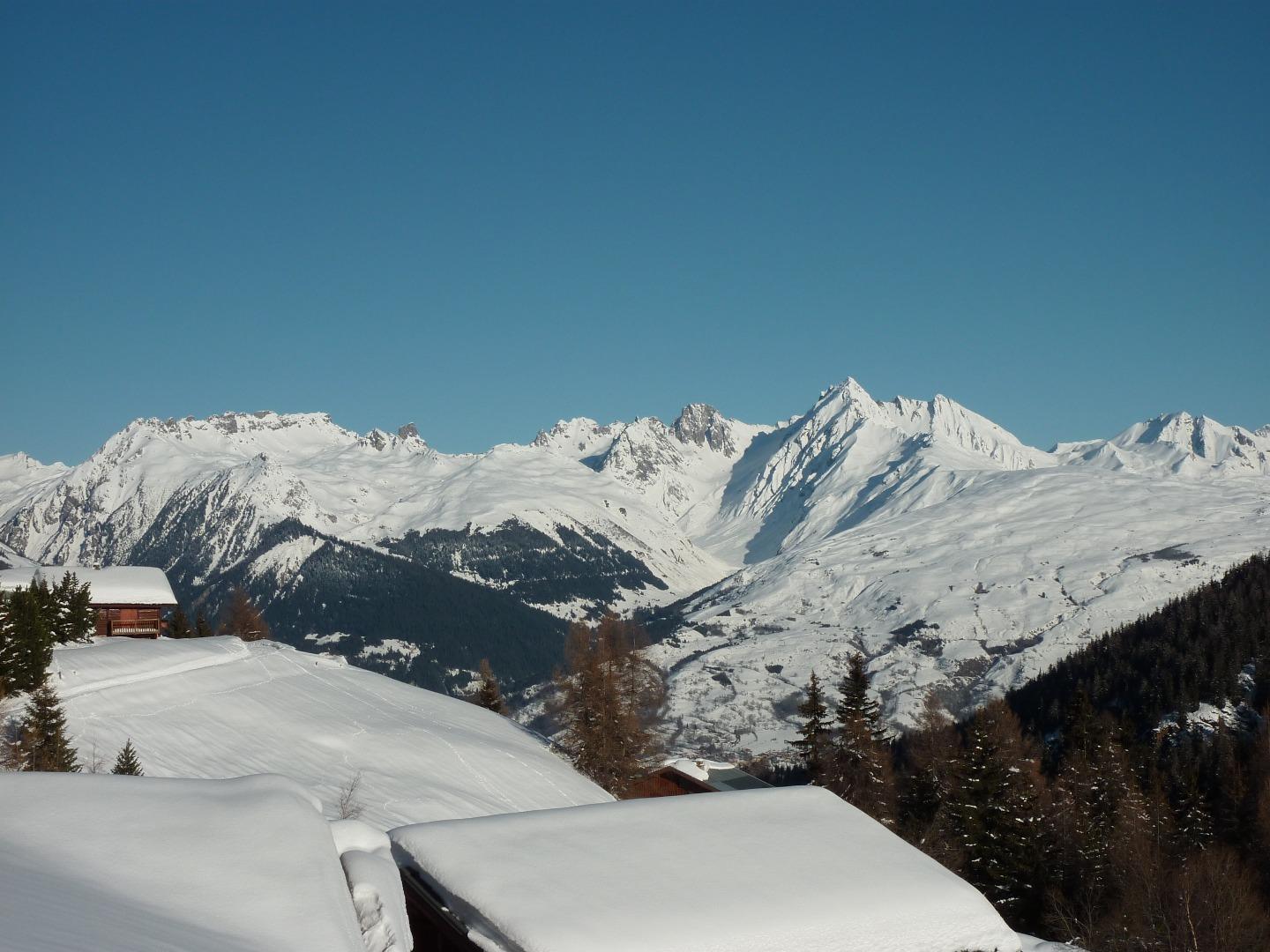 La Plagne pied des pistes 6 pers., 3 chbres, 2 bains - location dim au dim - draps ménage inclus