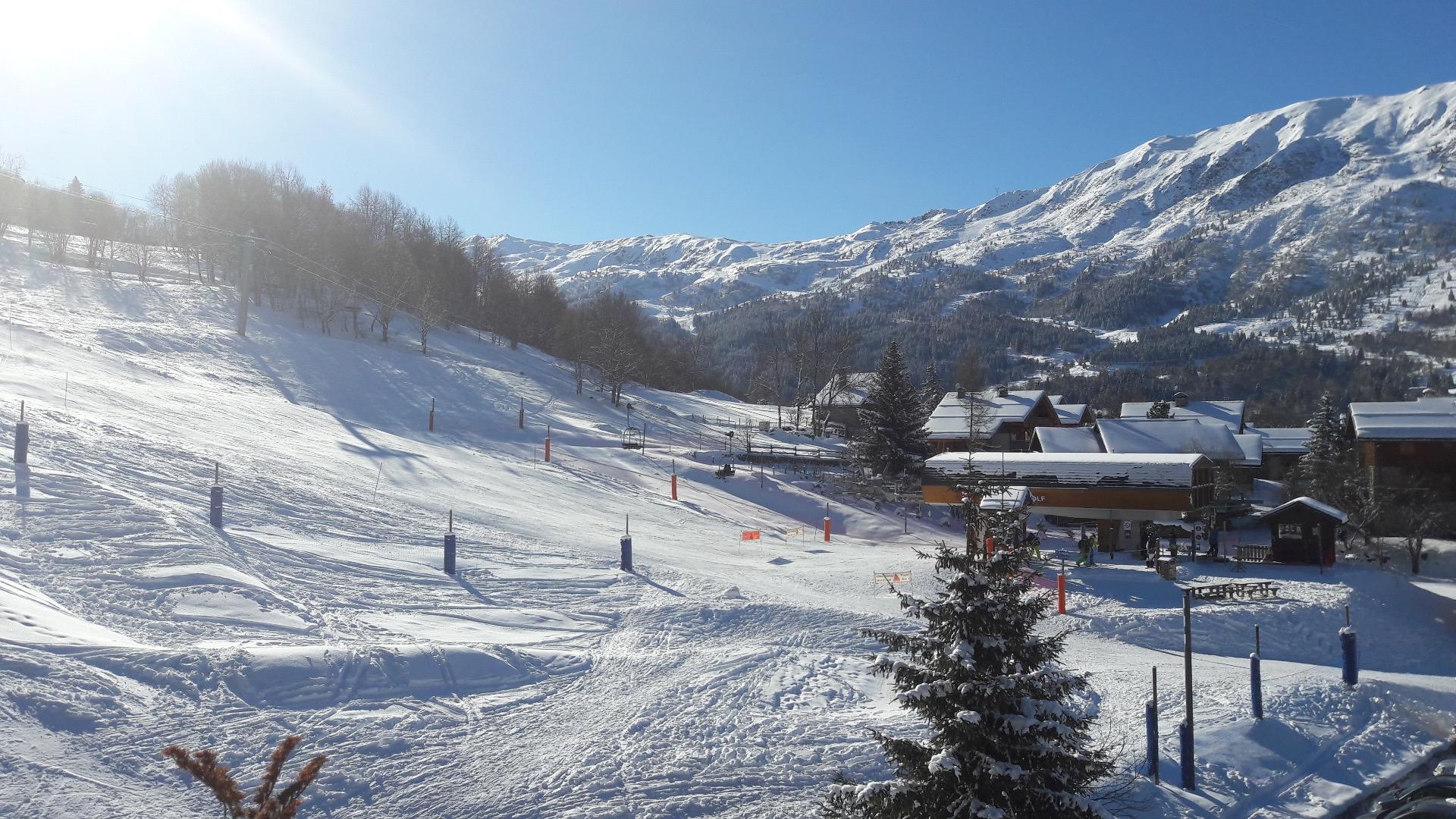 Triplex au coeur des Trois Vallées, ski aux pieds, piscine sauna hammam