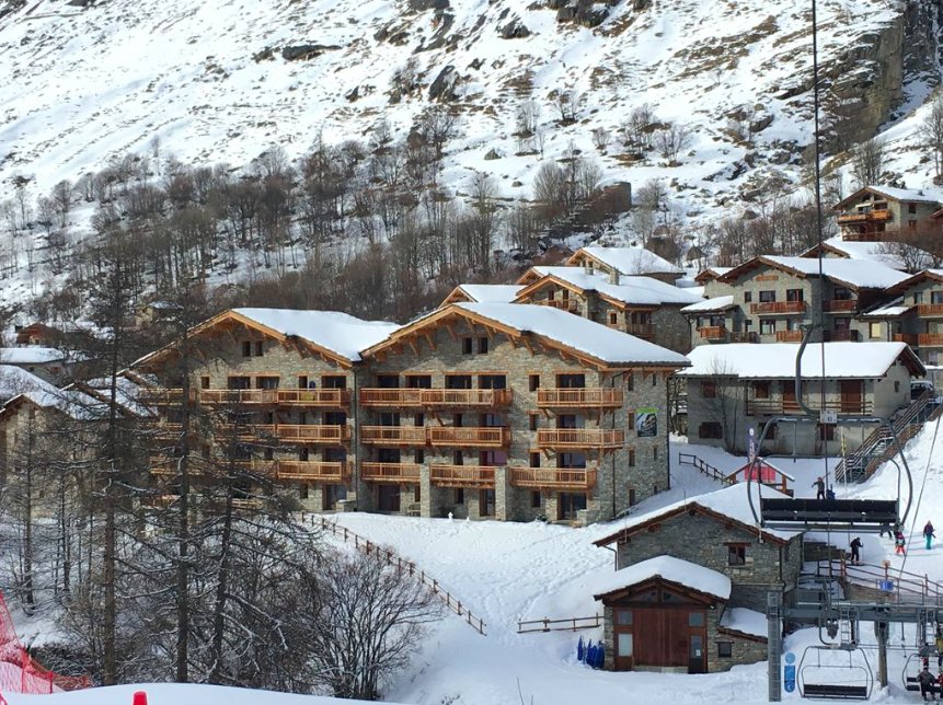 LA BERGERIE : Appartement neuf grand confort au pied des pistes